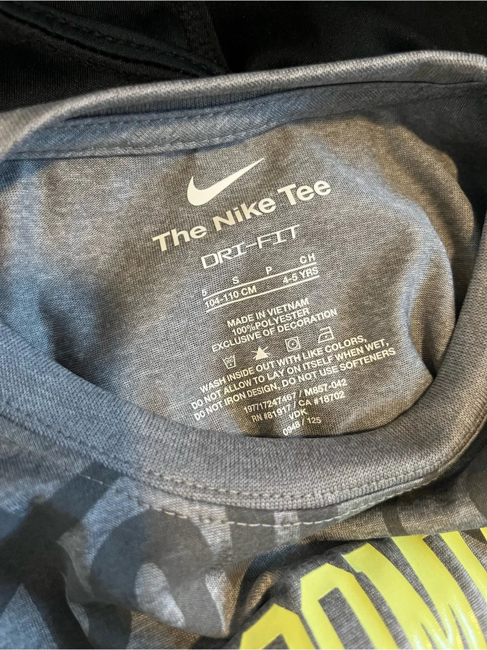 Nike Active Shorts & Tees EUC Size 5 Small Little Kids Dri-Fit